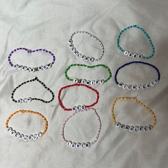 Taylor Swift Beaded Bracelets. Lot of 10. All 10 of her albums. - Picture 7 of 7